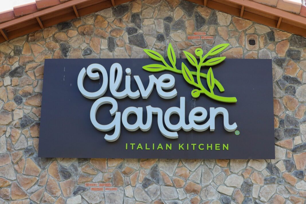 olive-garden-manager-fired-after-demanding-staff-‘prove’-their-pets-have-died