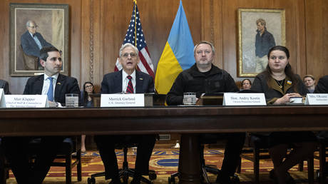 us-announces-first-transfer-of-seized-russian-assets-to-kiev