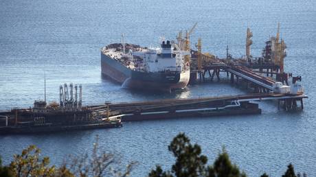russian-crude-exports-soar-ahead-of-output-cut-–-bloomberg