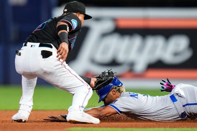 marlins-top-royals,-sweep-second-straight-series