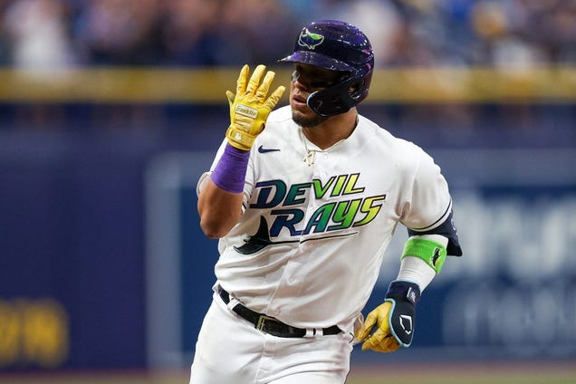 isaac-paredes-(2-hrs,-6-rbis)-blasts-rays-past-rangers