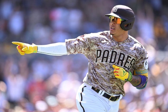 manny-machado-has-2-hrs,-5-rbis-to-lead-padres-past-mets