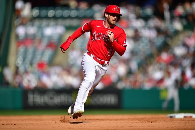 chase-silseth-strikes-out-10-as-angels-sweep-yankees