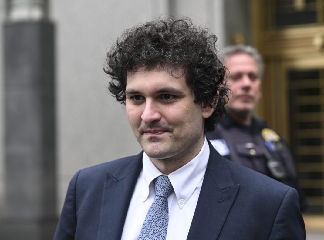 ftx’s-sam-bankman-fried-is-trying-to-‘publicly-discredit’-former-lieutenant-as-a-‘jilted-lover’-before-upcoming-fraud-trial,-prosecutors-allege