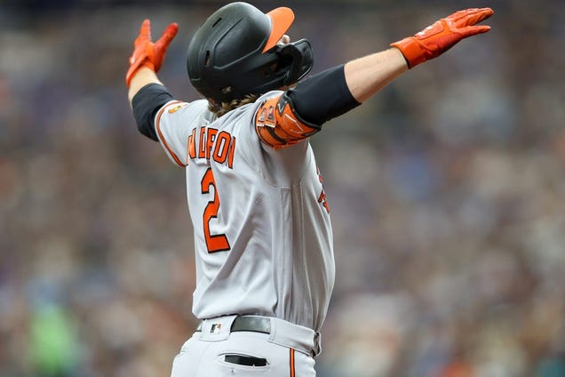 sizzling-orioles-want-to-keep-rolling-at-philadelphia