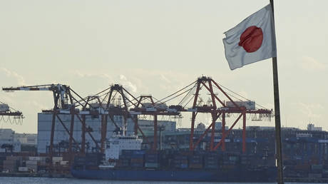 japan-tightens-restrictions-on-trade-with-russia