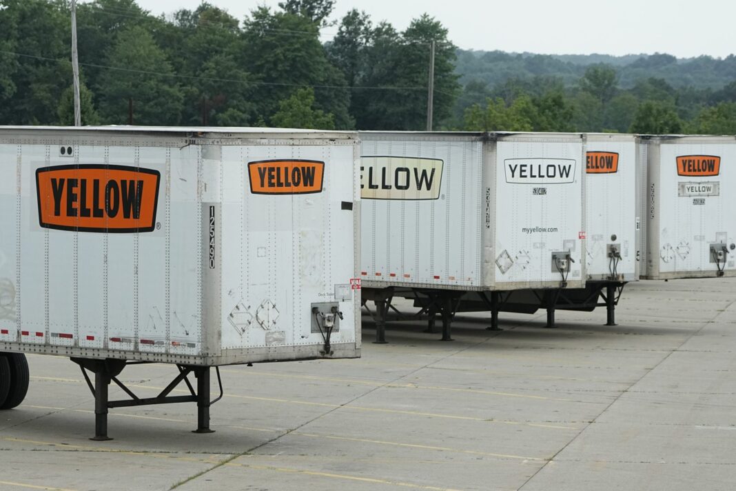 orange-themed-trucking-giant-yellow-is-on-the-brink-of-bankruptcy-just-a-few-years-after-taking-a-$700-million-government-bailout