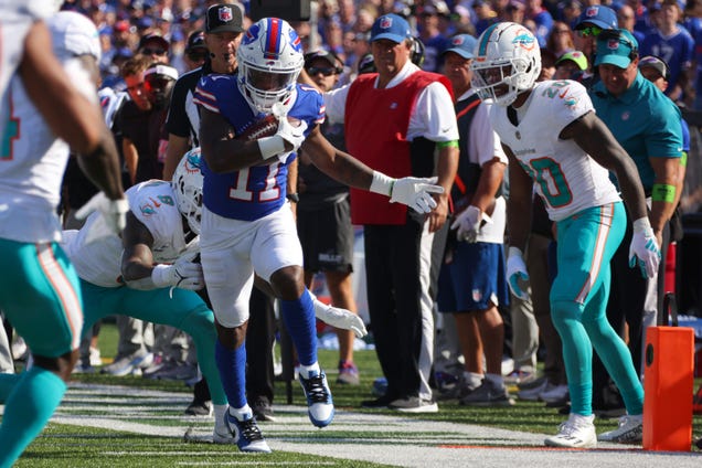 the-bills-knocked-the-dolphins-off-cloud-9-with-a-serious-butt-kicking