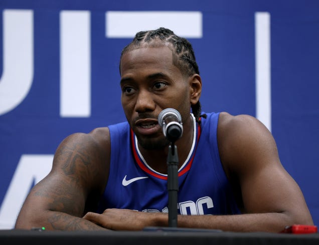kawhi-leonard-thinks-the-nba’s-new-player-participation-policy-is-aimed-at-him