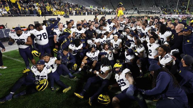the-michigan-sign-stealing-controversy-highlights-how-incredibly-stupid-college-football-can-be