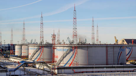 russia’s-neighbor-hikes-oil-transit-levy