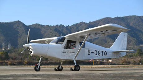 china-tests-first-electric-aircraft